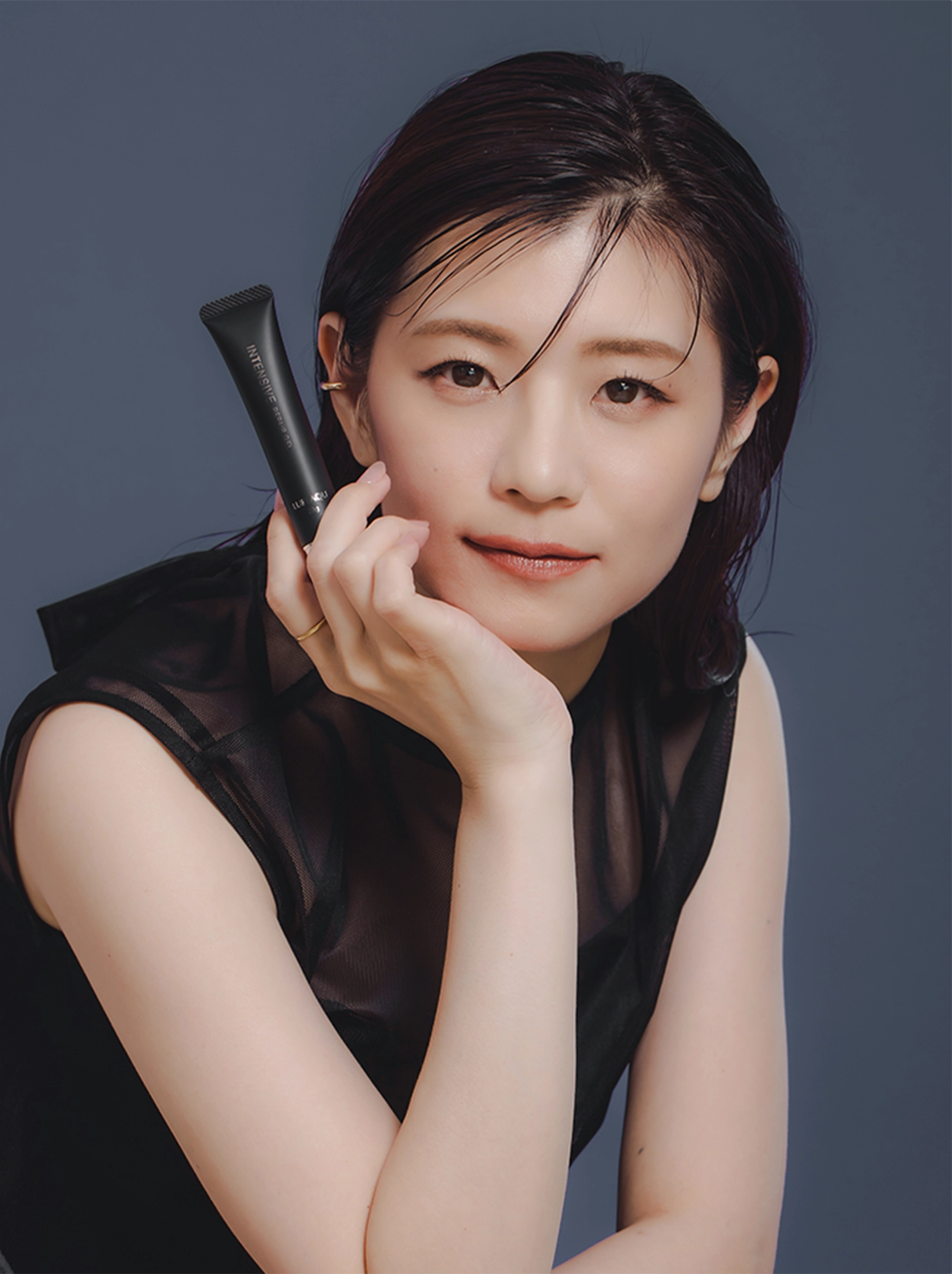 LUREAQU ミニ美顔器 × インテンシブリペアジェル – ワタナベ薫